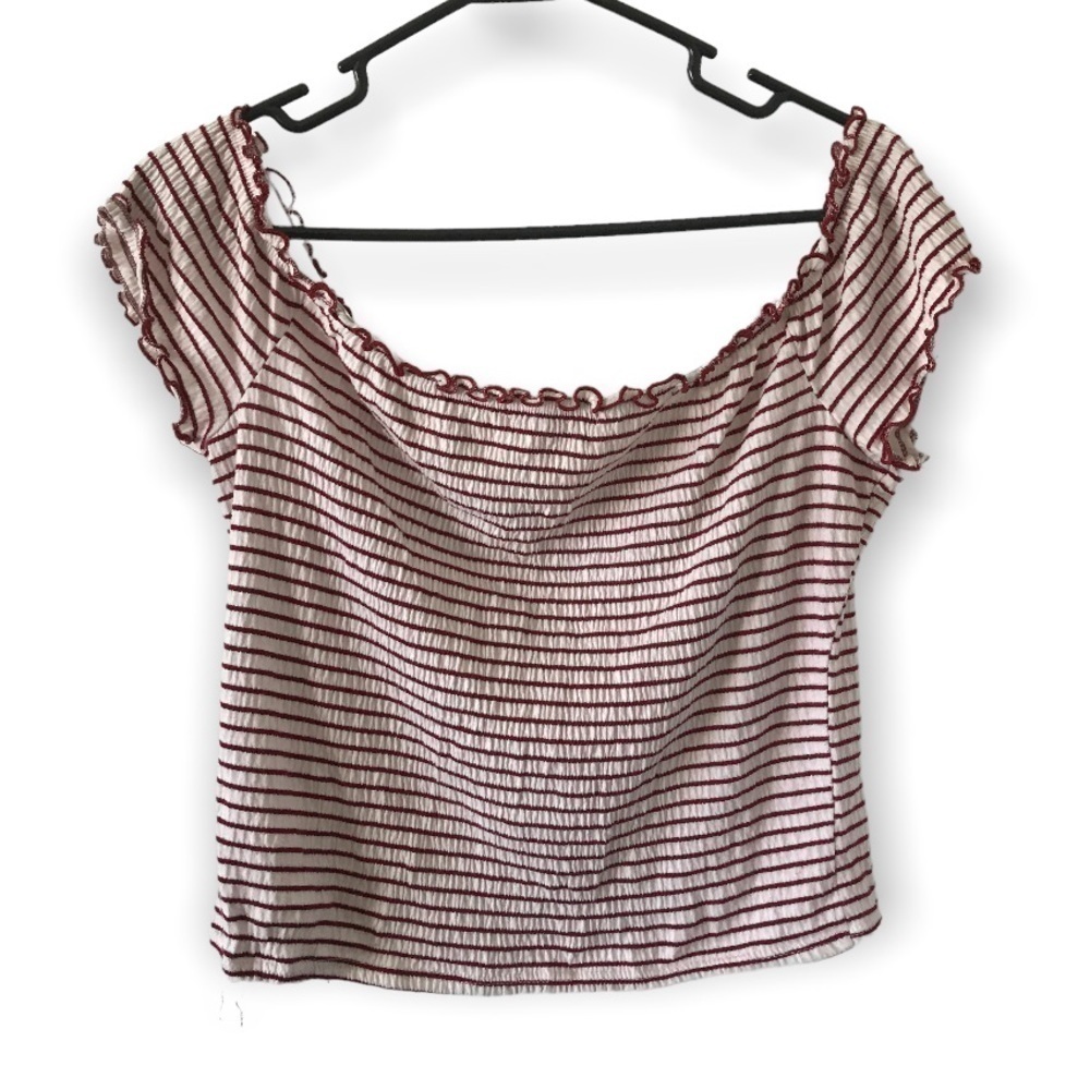 3/$15 Guess 90s y2k striped shirt sleeve crop top